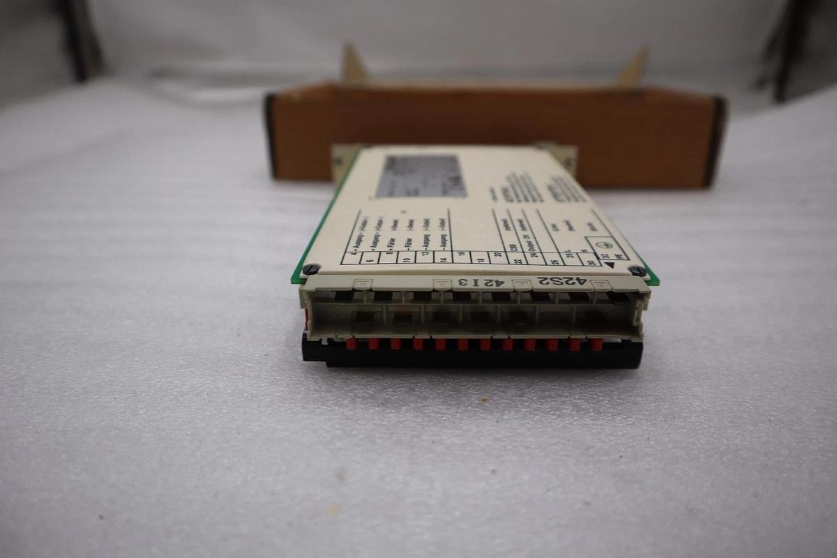 NEW OPEN BOX Schroff MAX105 Power Supply STOCK H1414