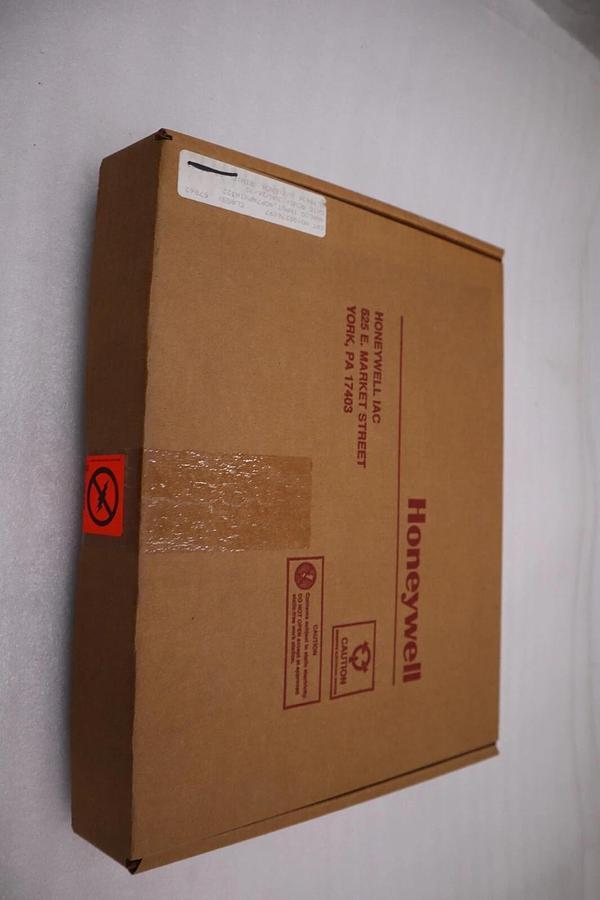 Used NEW Honeywell 4DP7APXIA-322 / 51302951 Analog Input Module STOCK G53