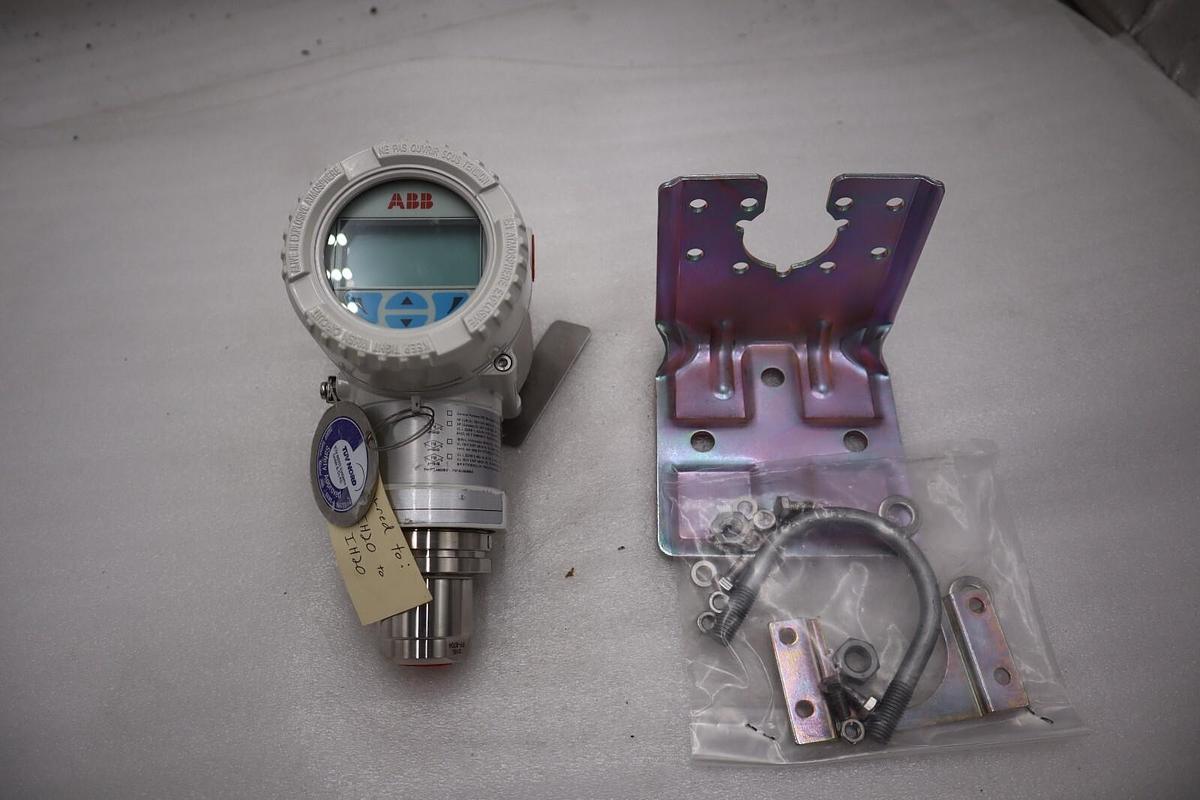 Used ABB 2600T Hart Transmitter 266 / 266HSHESBA8 - NEW open box STOCK 5590