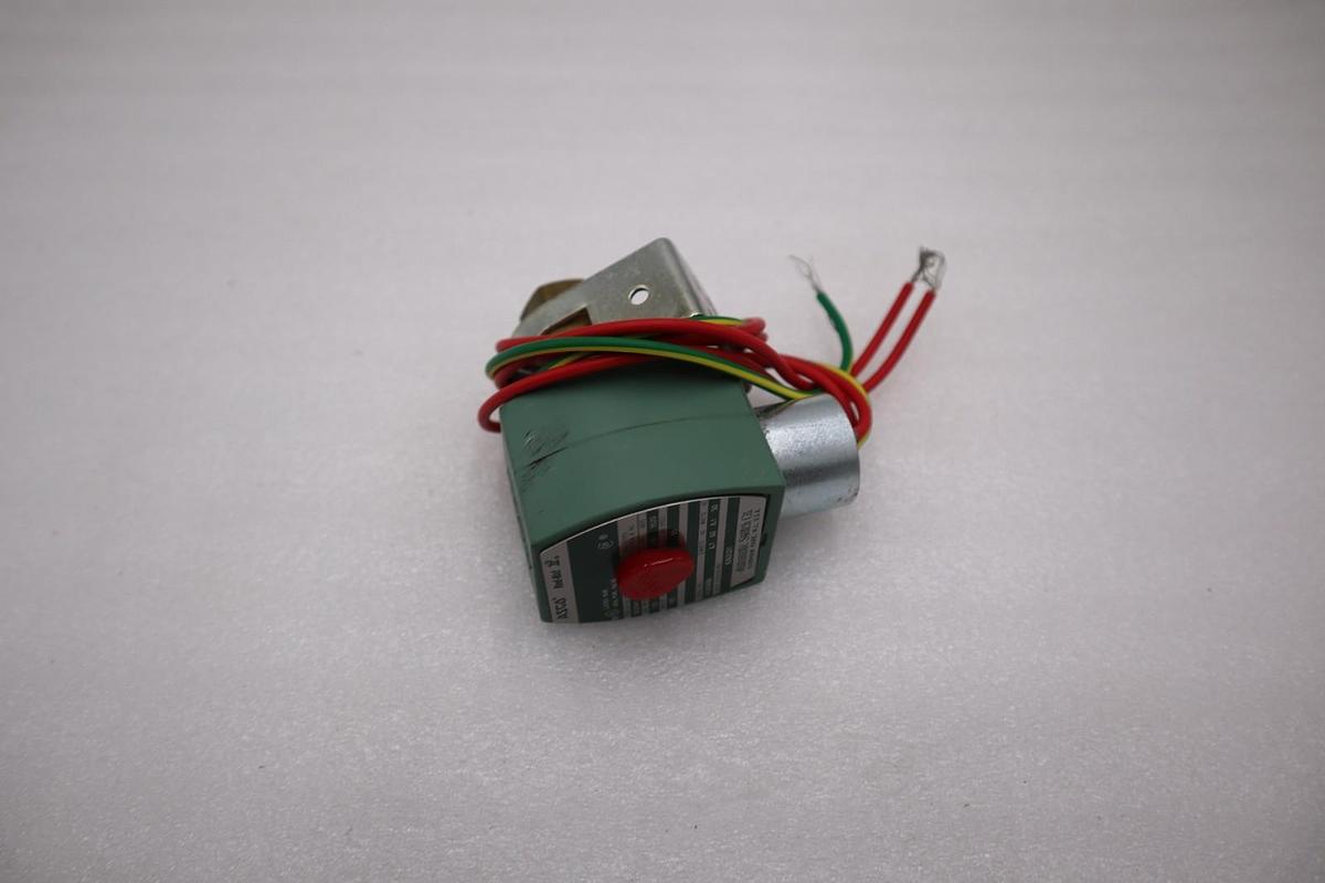 Used NEW Asco Red Hat Solenoid Valve 1/8" Pipe 6.1 W 8262G31 STOCK H1179A