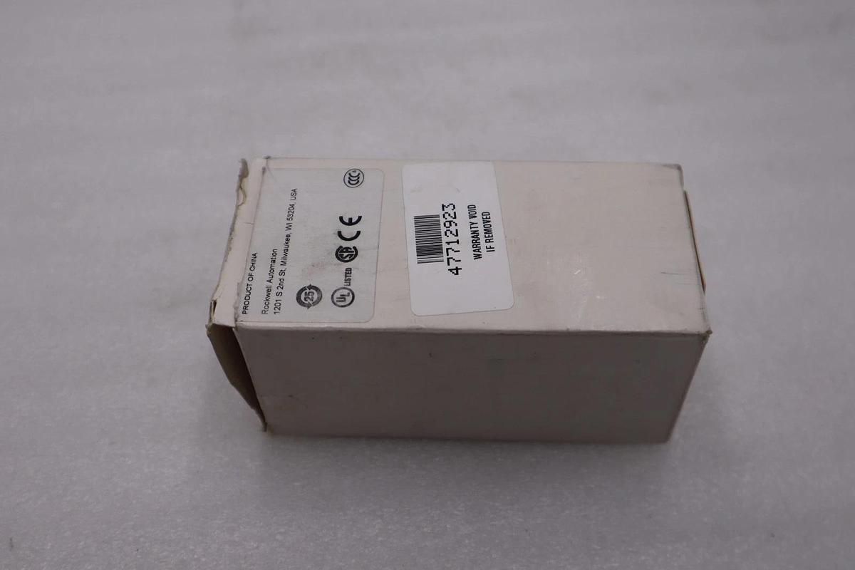 ALLEN BRADLEY 800T-FXQH2BA1 30MM PUSH-PULL DEVICE SER U STOCK #H682A