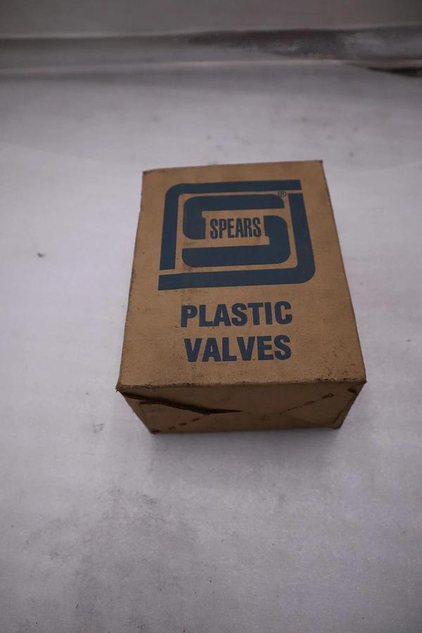 NEW OPEN BOX Spears 1829-012 1-1/4 PVC  Union Ball Valve STK CC120