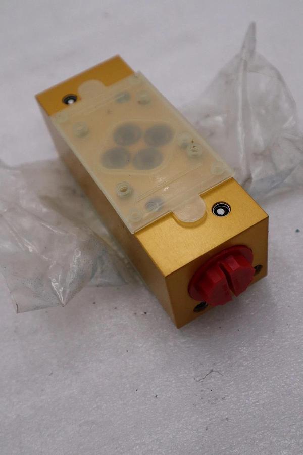 Used EATON VICKERS 02-184893 HOUSING KIT A323W MNIFLD STOCK H623A