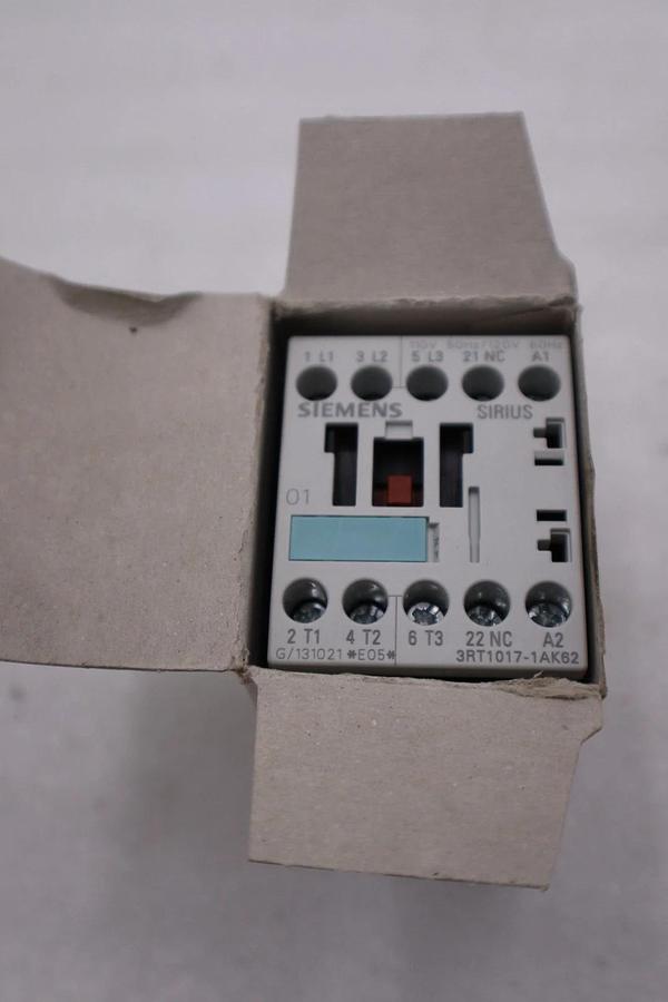 SIEMENS 3RT1017-1AK62 CONTACTOR - NEW IN BOX -STOCK H536A