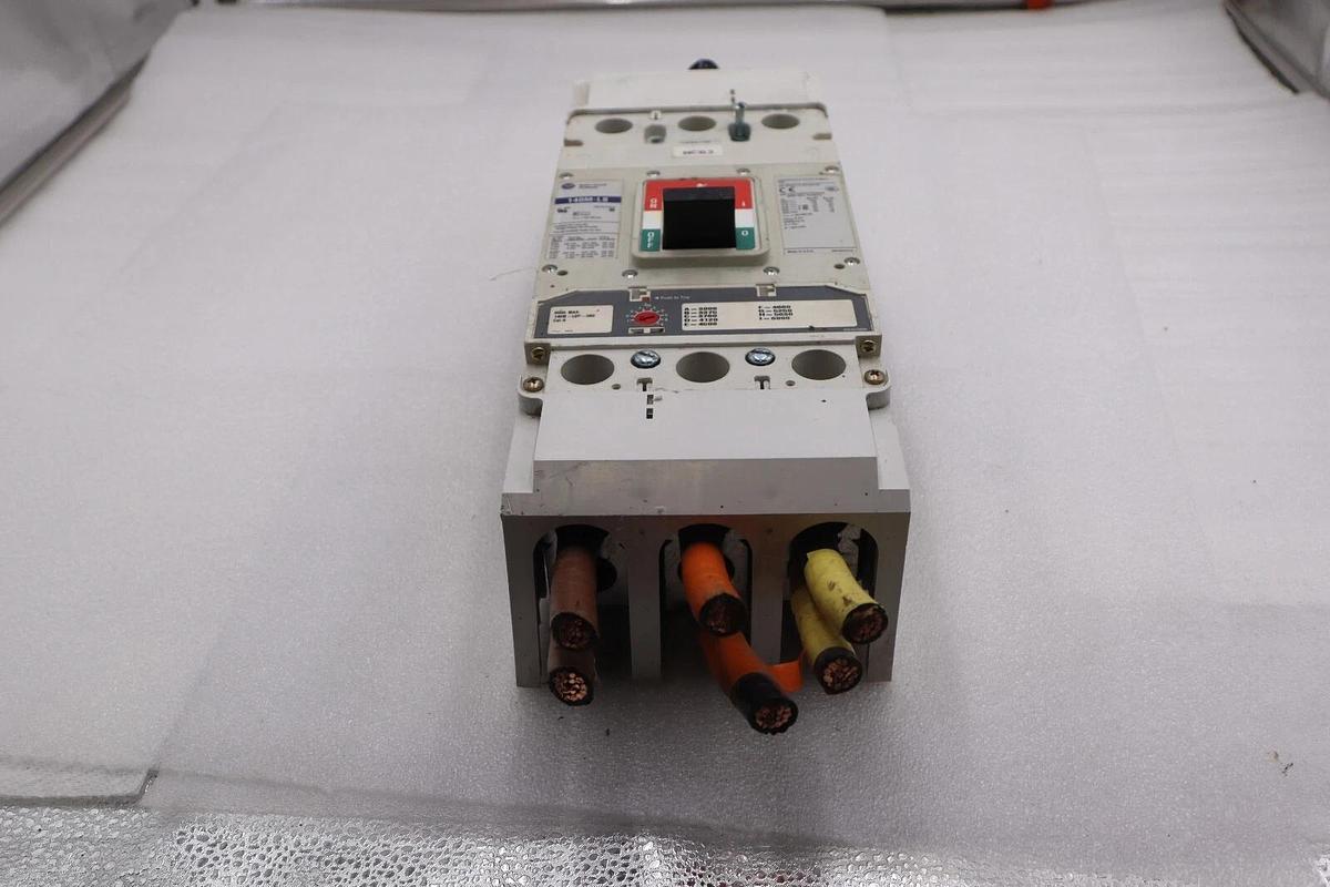 Used ALLEN BRADLEY 140M-L8P-D60 / 140ML8PD60 600A MAX STOCK 2077