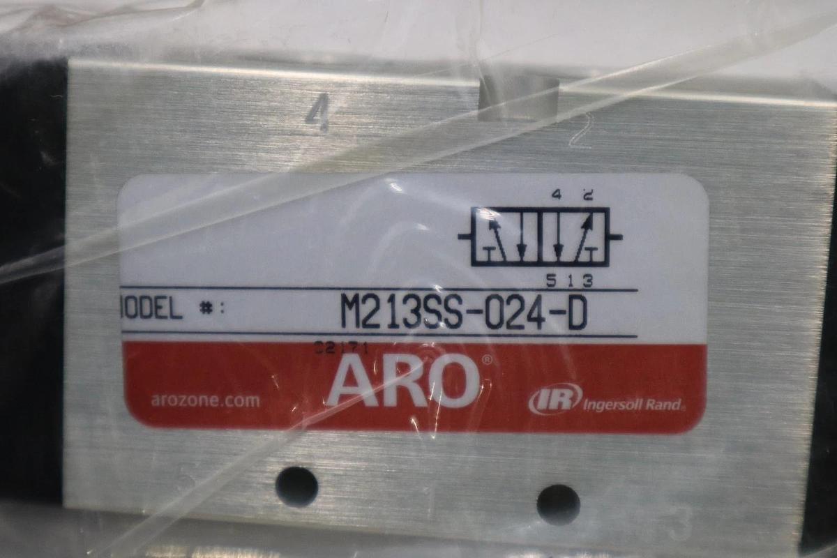 Used Ingersoll Rand M213SS-024-D Solenoid Valve - NEW IN BOX - STOCK 3113CC
