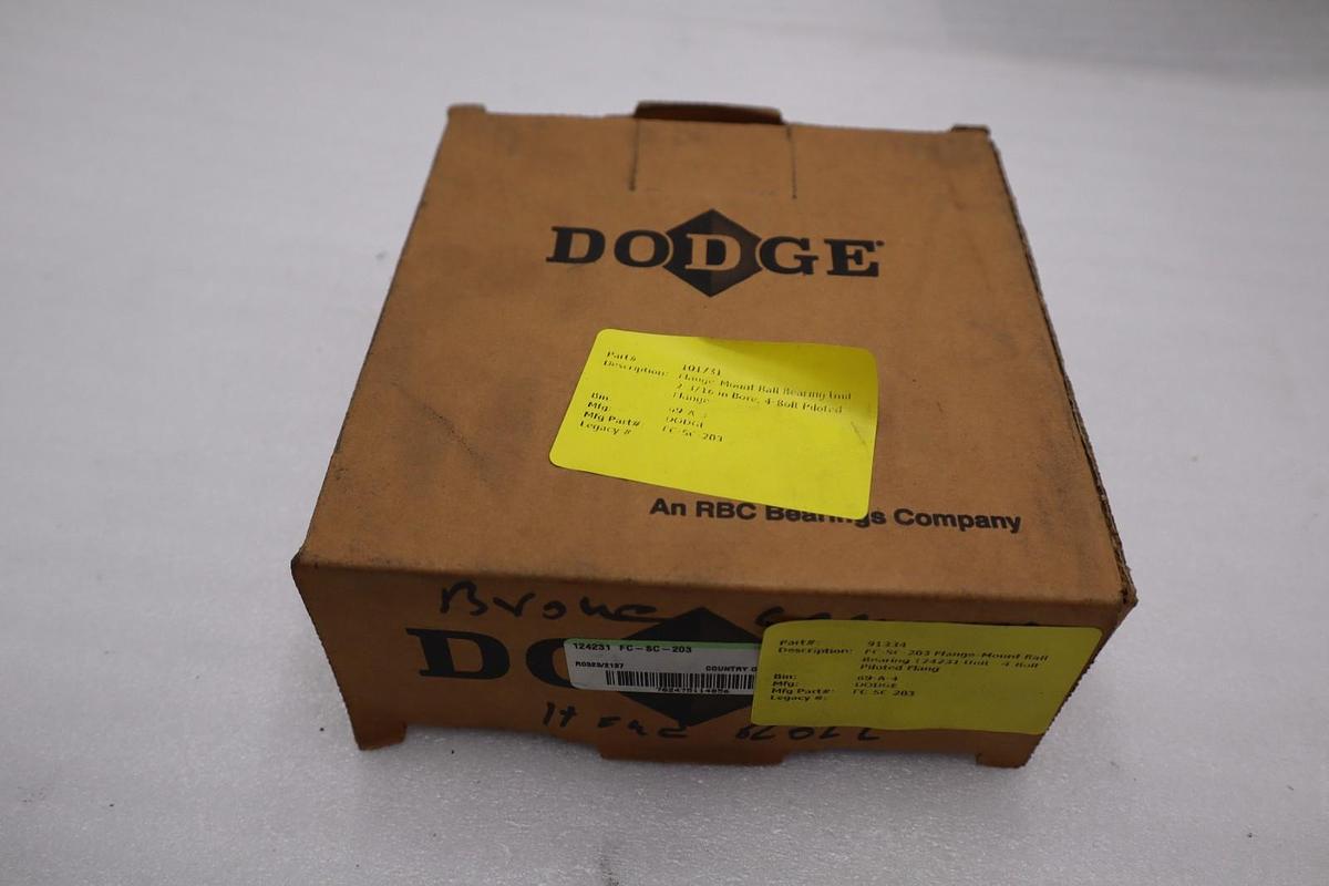 NEW DODGE 124231 FC-SC-203 FLANGE BALL BEARING - STOCK 1670CC