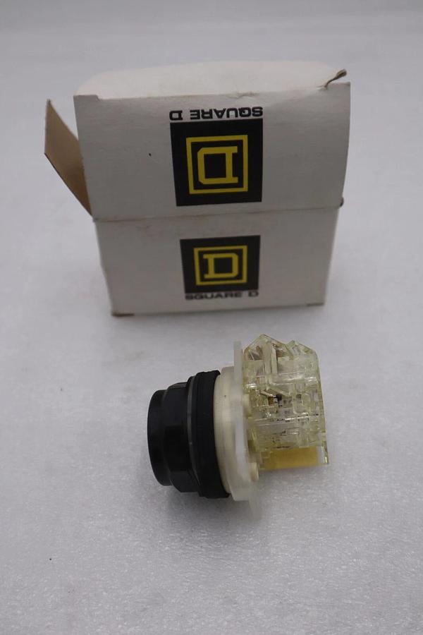 NEW OPEN BOX Square D 9001-SKR-1BH6 BLACK PUSH BUTTON STOCK G794A