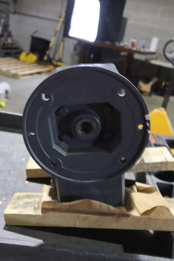 Used NEW FALK 1425WBQM1B-15AC219 CAST IRON WORM STOCK S-290