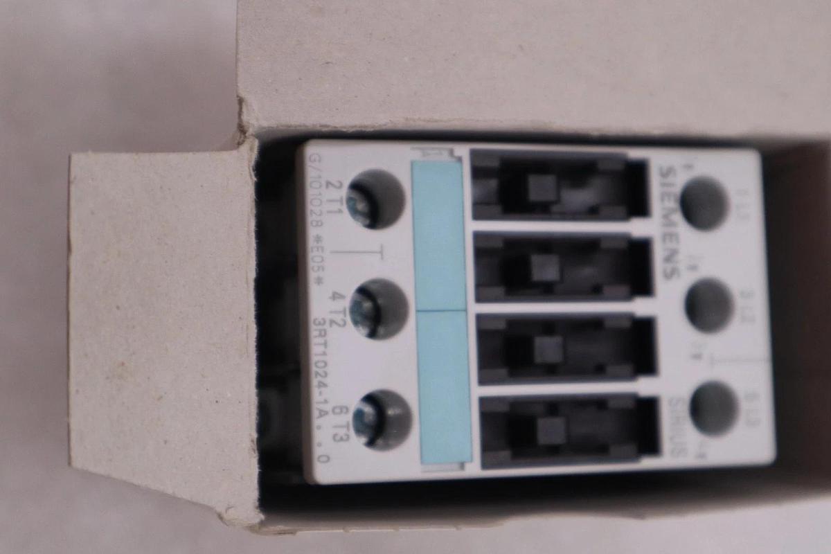NEW OPEN BOX Siemens 3RT1024-1AK60 Contactor STOCK L311A