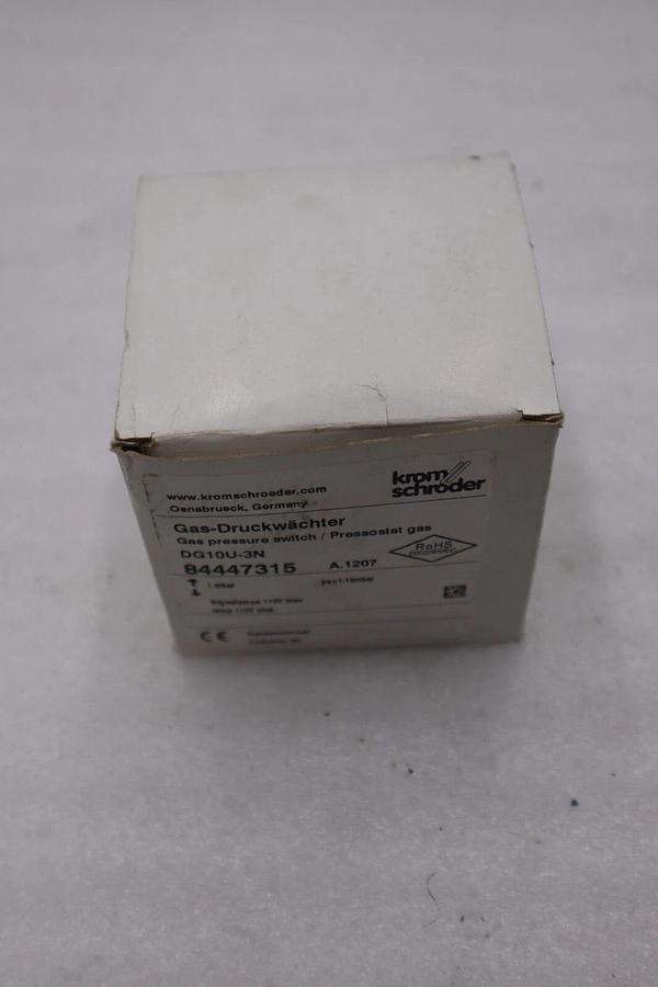 Used NEW KROM SCHRODER DG10U-3N 84447315 GAS PRESSURE SWITCH STOCK H625A