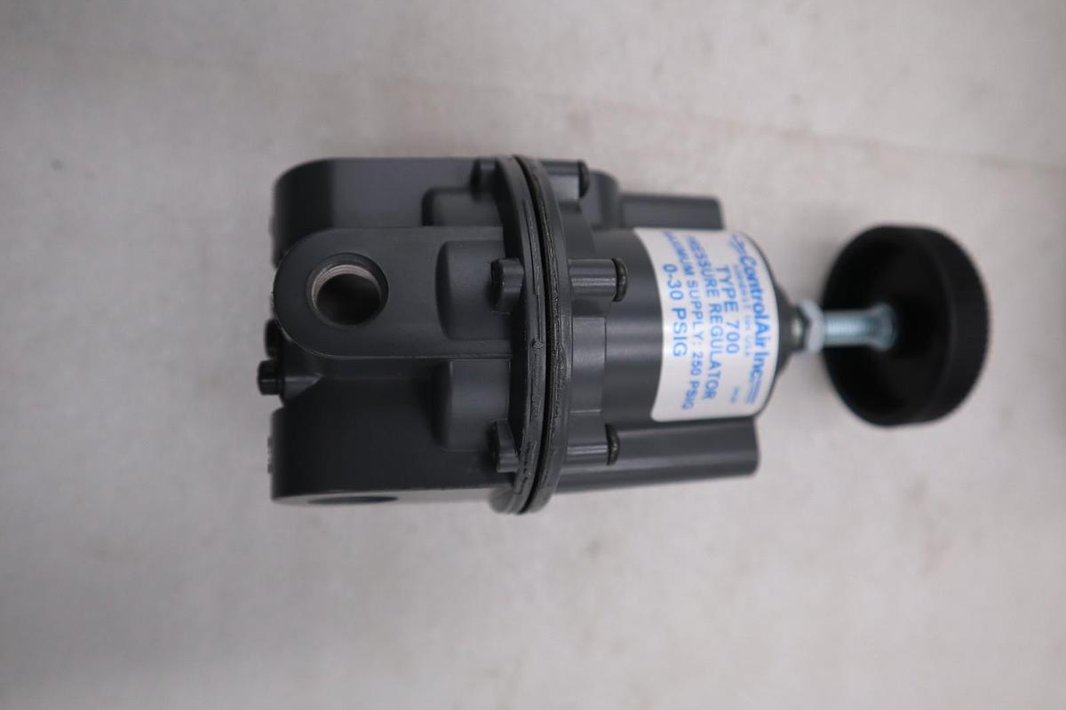Used CONTROL AIR INC. 700-CD PRESSURE REGULATOR NEW OPEN BOX STOCK GF219A