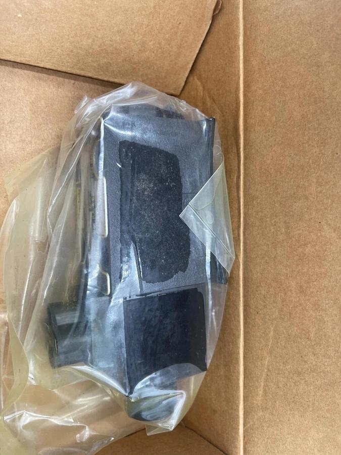 Used PARKER D1VW004EVYWH / D1VW004EVYWH (NEW) STOCK 3870