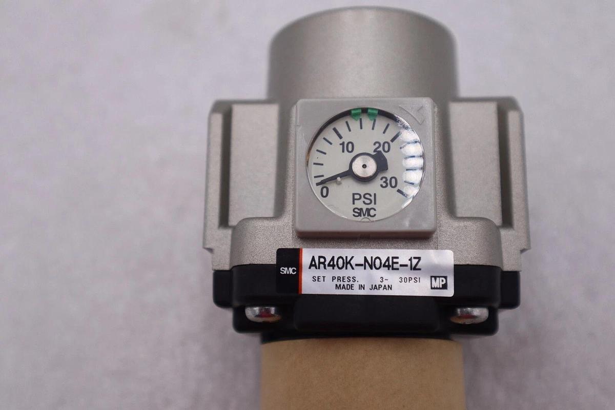 NEW OPEN BOX SMC AR40K-N04E-1Z 0-30PSI STOCK K-2427