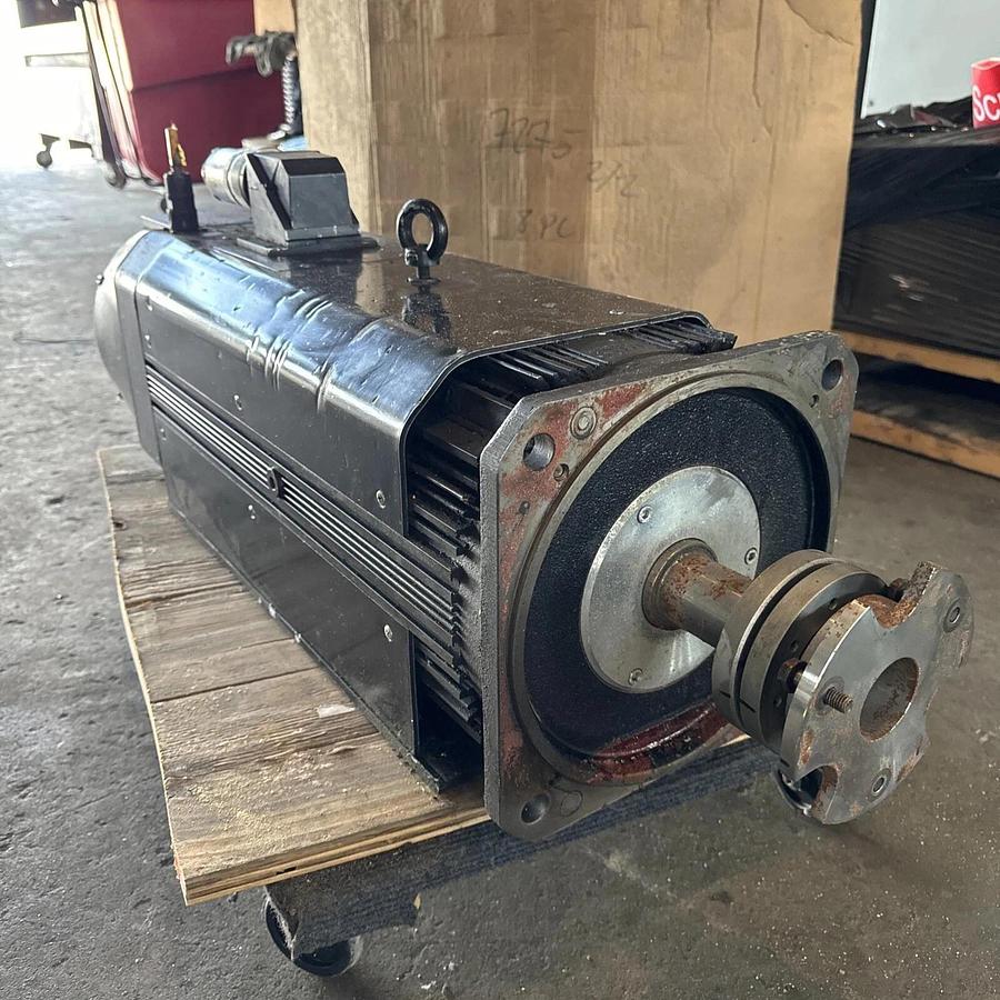 Used Rexroth R911309391 Servo Induction Motor MAD130D-0100-SA-S0-BQ1-35-N1 #HP106