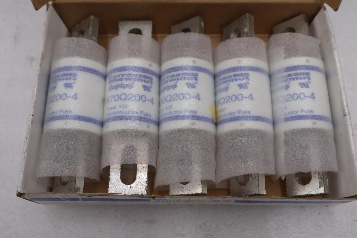 Used FERRAZ SHAWMUT A70Q200-4 200A 600V QTY: 5 BOX OF 5 NEW STOCK 5827A