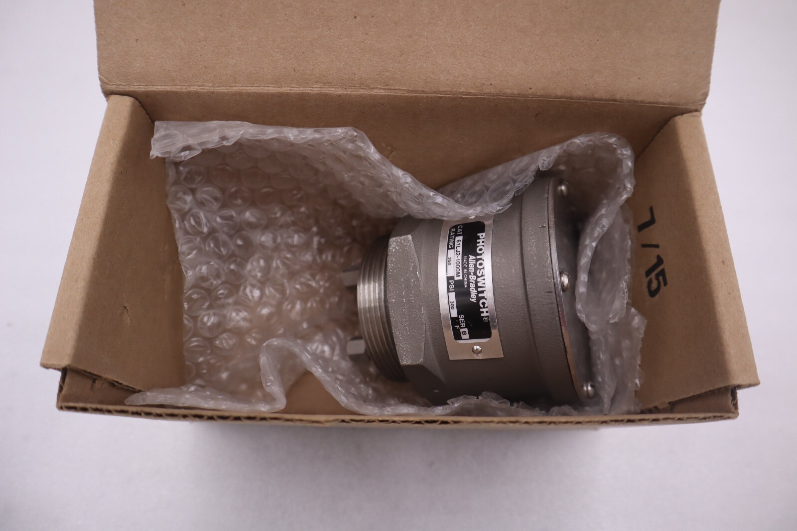 Used NEW Allen Bradley 61LJ2-1000M Photoswitch Dual Prove Liquid Level Control #G535A