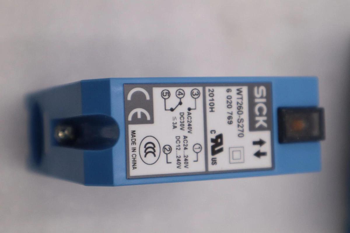 Used NEW In Box Sick WT260-S270 Photoelectric Sensor Switch 6020769 STOCK H633A