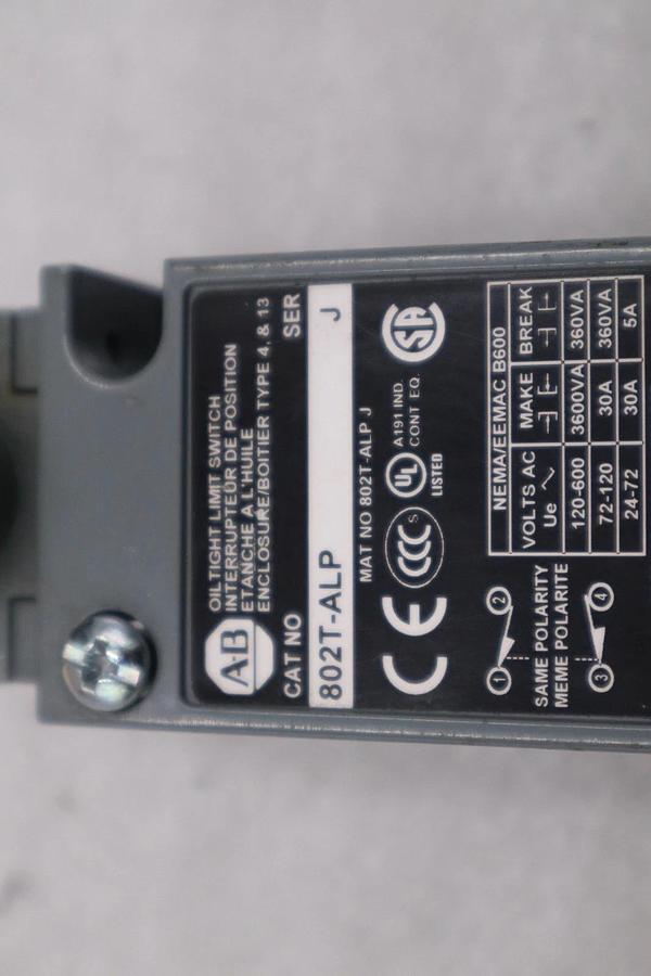 NEW OPEN BOX AB ALLEN BRADLEY 802T-ALP LIMIT SWITCH SER.J 802TALP STK K2111CC