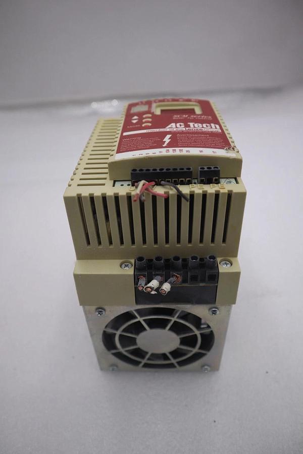 Used Lenze AC Tech SM450 Variable Speed Drive 5 HP 3.7 kW 400-480V 3 Phase STK 2278-A