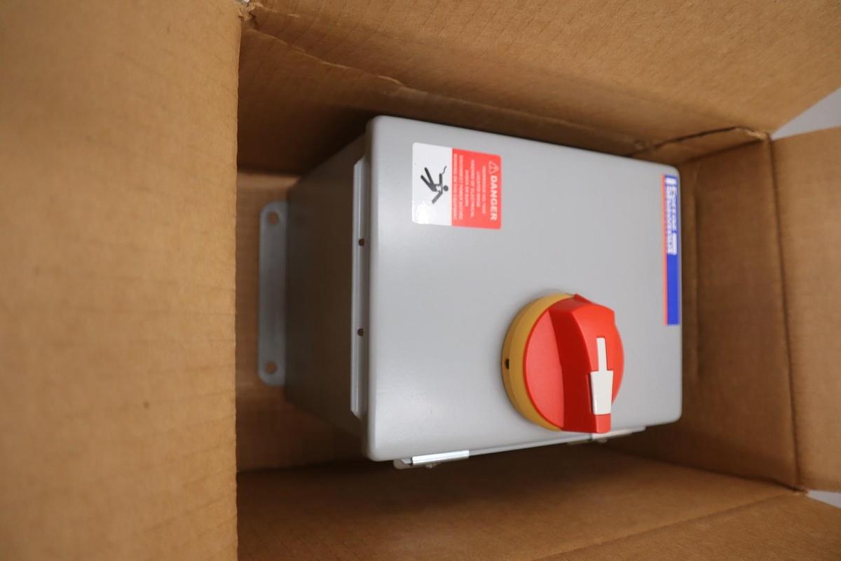 MERSEN FERRAZ SHAWMUT ECFS163RS0 ENCLOSED 508D SWITCH - STOCK GF631