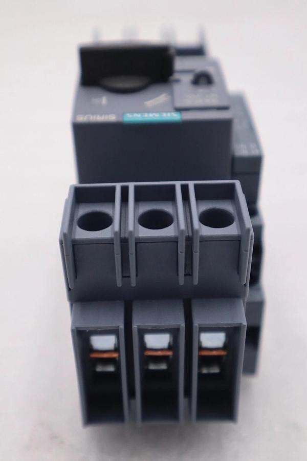 NEW SIEMENS 3RV2901-1A LATERAL AUXILIARY SWITCH 2 POLE 1NO/1NC STOCK B-1697