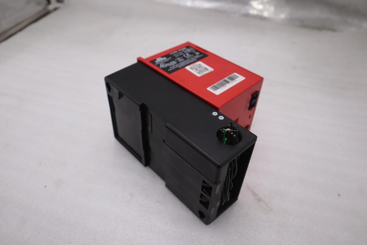 Used FIREYE BURNER LOGIX TYPE YZ300 INTERLOCK ANNUNCIATOR 120V 50/60HZ STOCK 3715CC