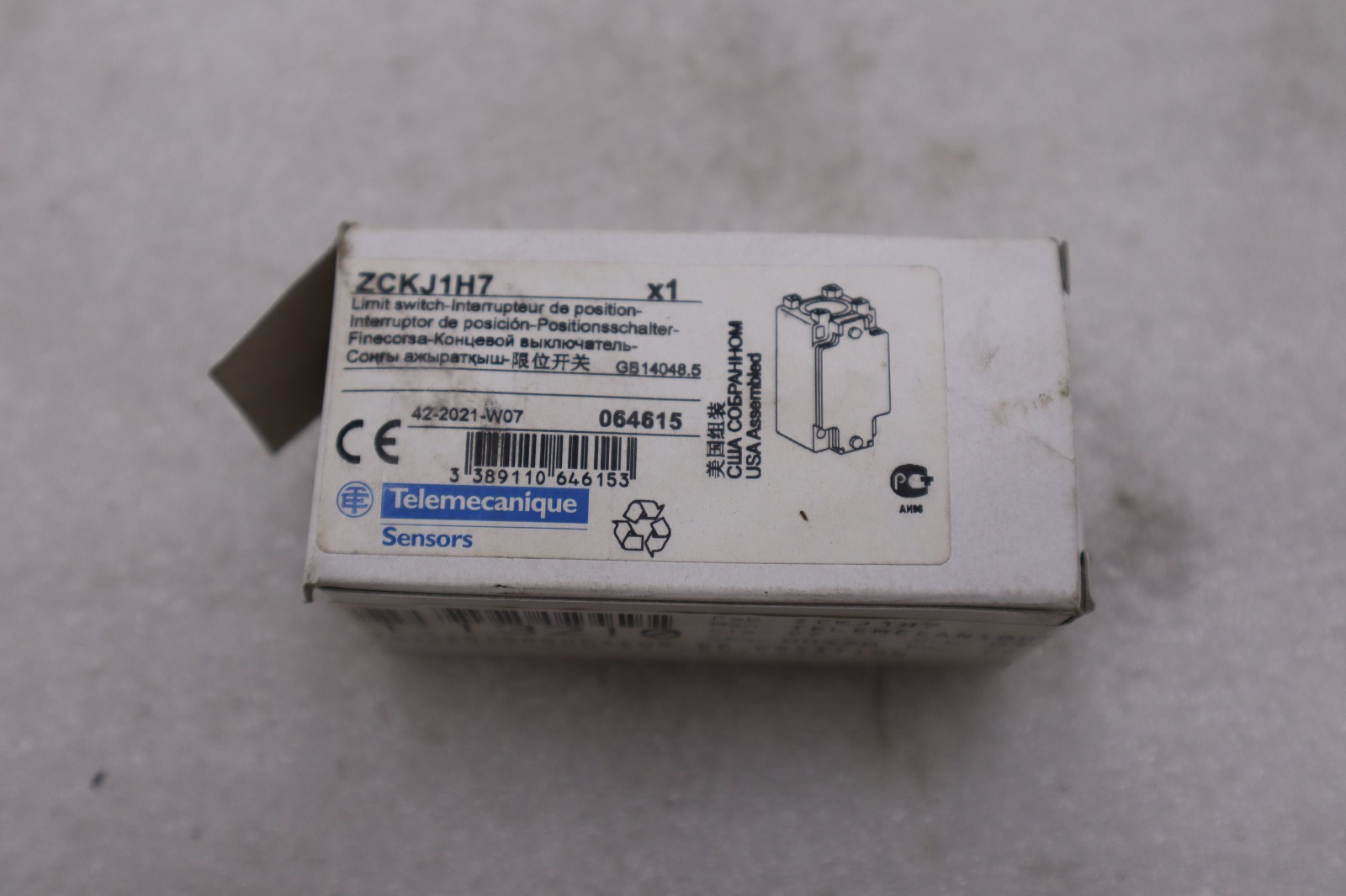 Used TELEMECANIQUE XCKJ H7 IEC 60947-5.1 STOCK #L-287B
