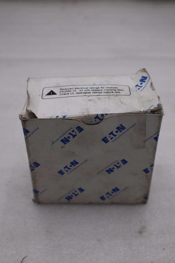 NEW OPEN BOX EATON XTPR010BC1-GR1 CIRCUIT BREAKER STK K2107CC