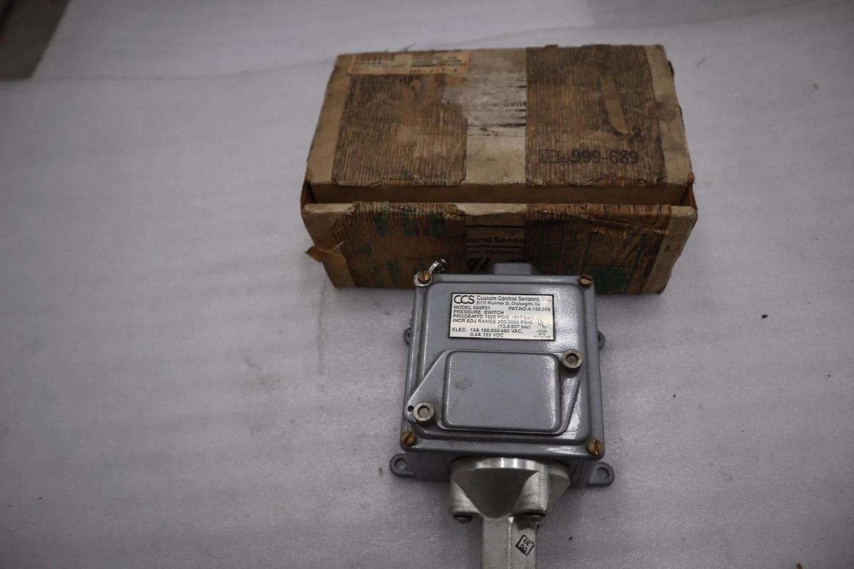 Used CUSTOM CONTROL SENSORS 604P21 / 604P21 - NEW - STOCK 5667CC