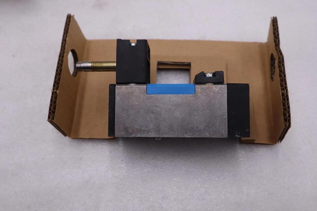 Used NEW FESTO MFH-5/2-D-1-FR-C 151016 SOLENOID VALVE - STOCK GF38A