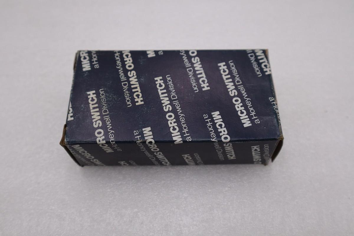 Used NEW OPEN BOX MICRO SWITCH LSZ1A STOCK GF266A