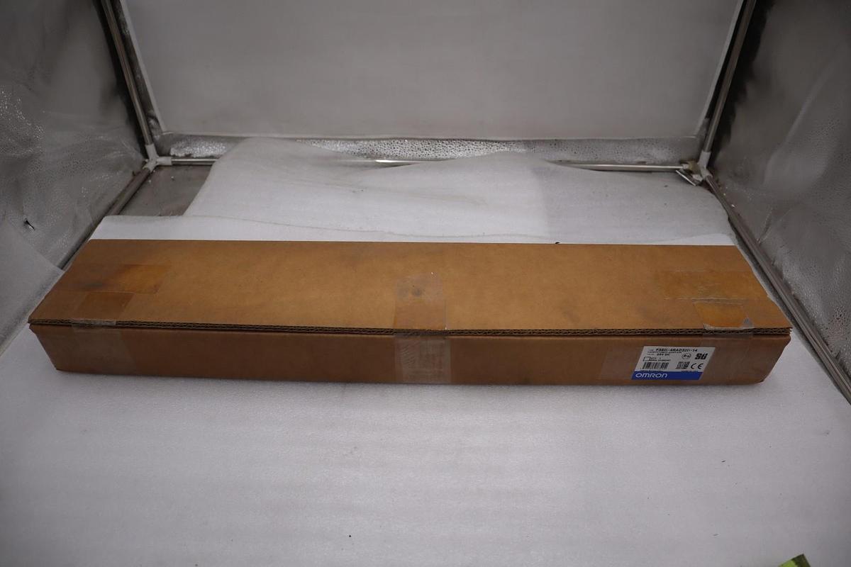Used NEW OPEN BOX F3SG-4RA0320-14 OMRON detection safety light curtain STK 5604CC