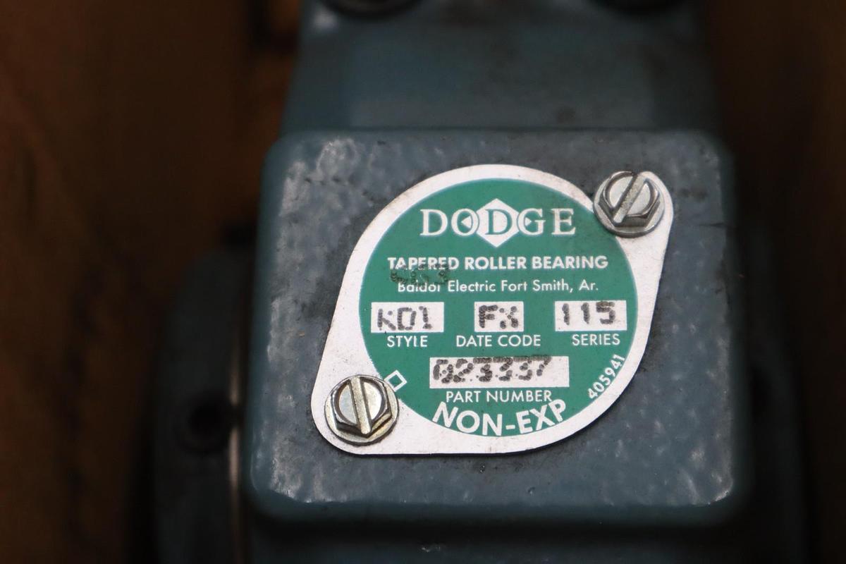 DODGE P2B-DI-115R DBL INTERLOCK PILLOW BLOCK BALL BEARING -NEW - STOCK 5220CC