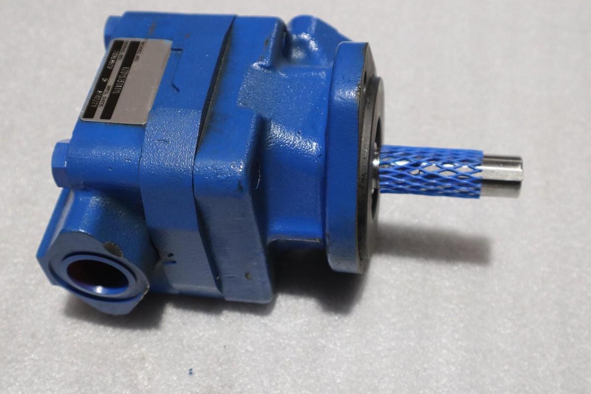 Used Vickers V201S7S1A11L Hydraulic Pump - STOCK SGF72
