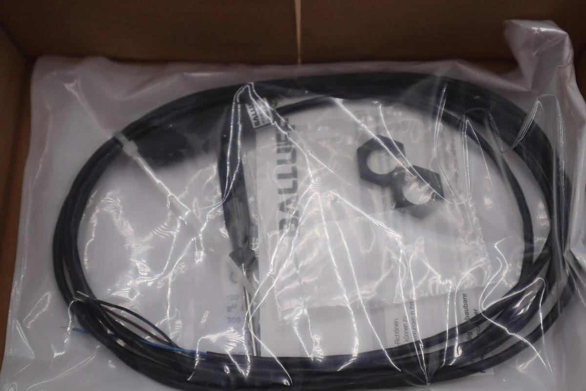 Balluff Capacitive Sensor BCS003P BCS M12VVG1-NSM40C-EP02 New  Open Box #K-1756