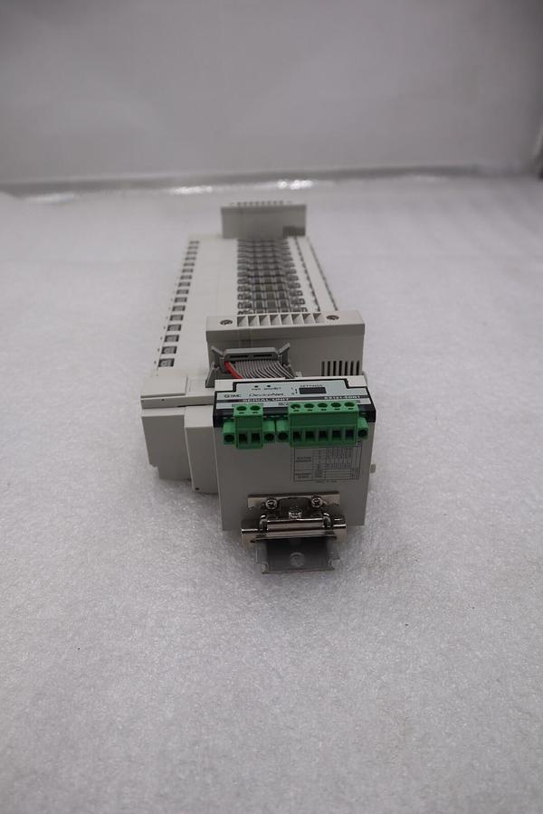 Used SMC SS5X5-45S1QD-16BS-C8 (NEW NO BOX) W/ DEVICENET SMC SS5V3 STOCK S-361