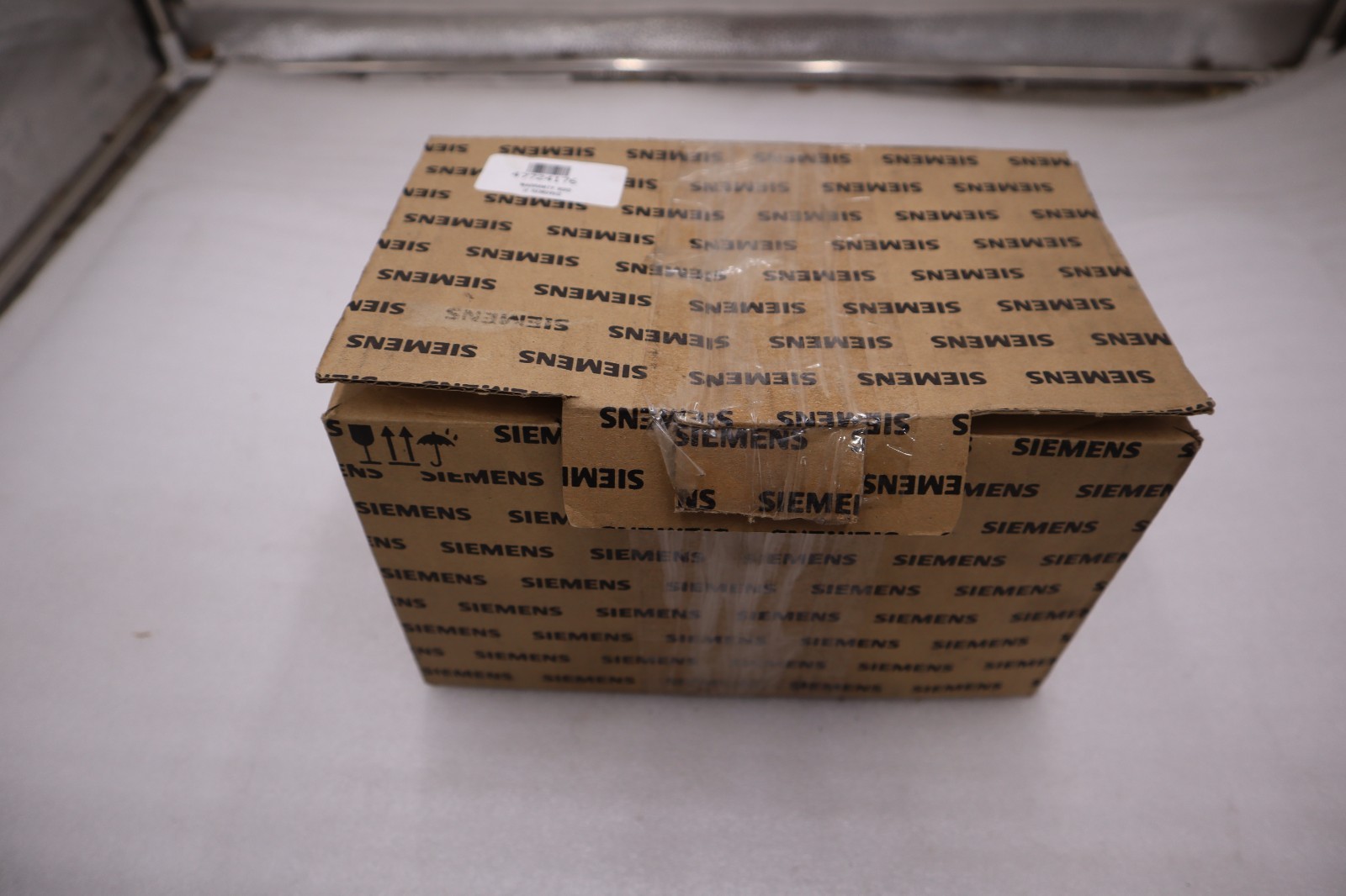 SIEMENS 3VA6110-7HL31-0AA0 / 3VA61107HL310AA0 - NEW - STOCK GF384