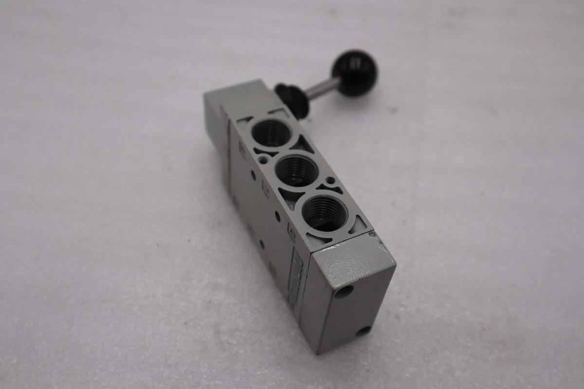 NEW OPEN BOX Numatics L23LA4520000000 pilot air control valve STOCK H1450A