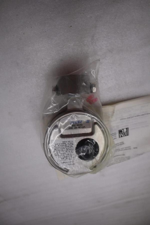 Used PMC 60 PSI PRESSURE GAUGE HC.003 DOW 200 8742 - STOCK GF1291