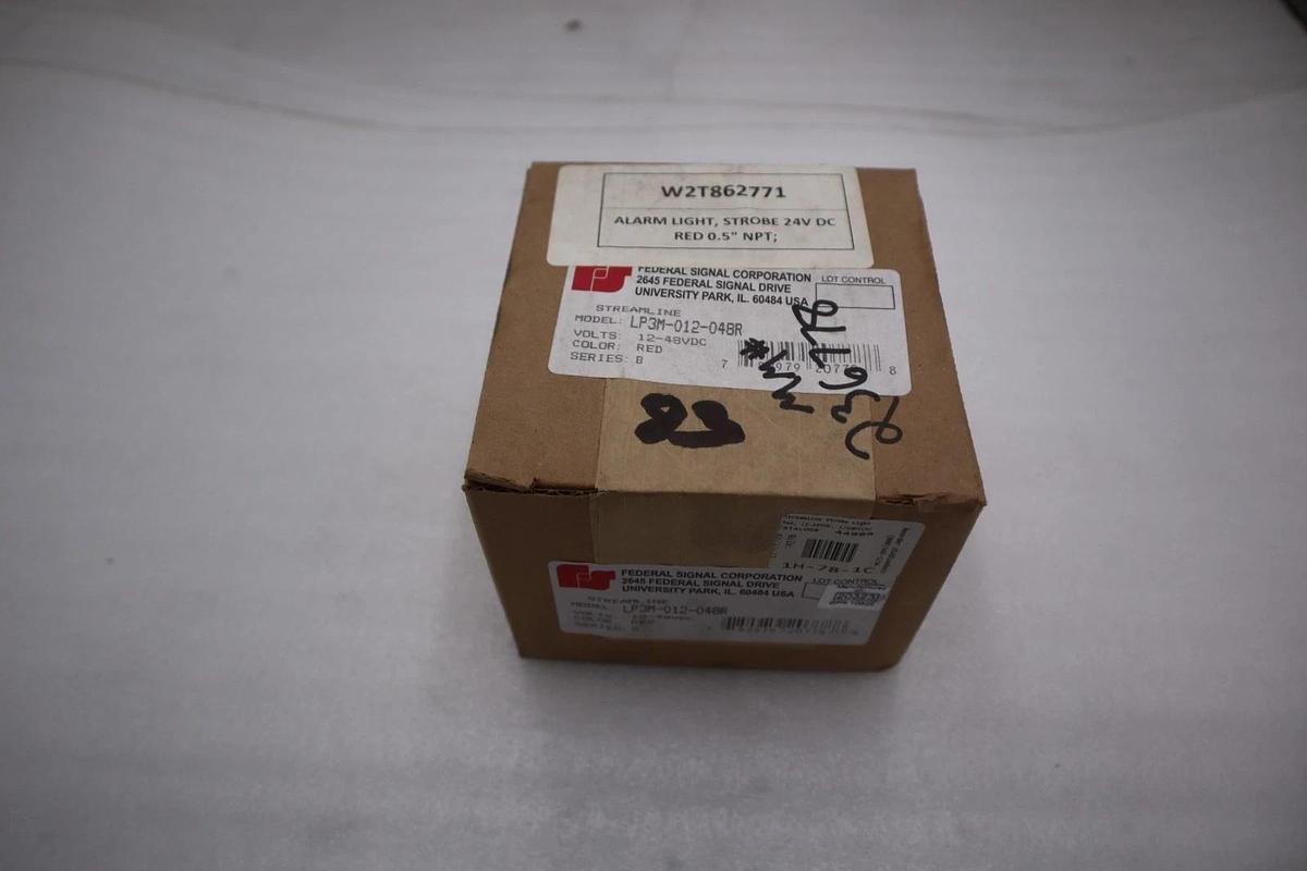 Used FEDERAL SIGNAL STREAMLINE RED LOW PROFILE STROBE LIGHT LP3M-012-048R NEW SEALED