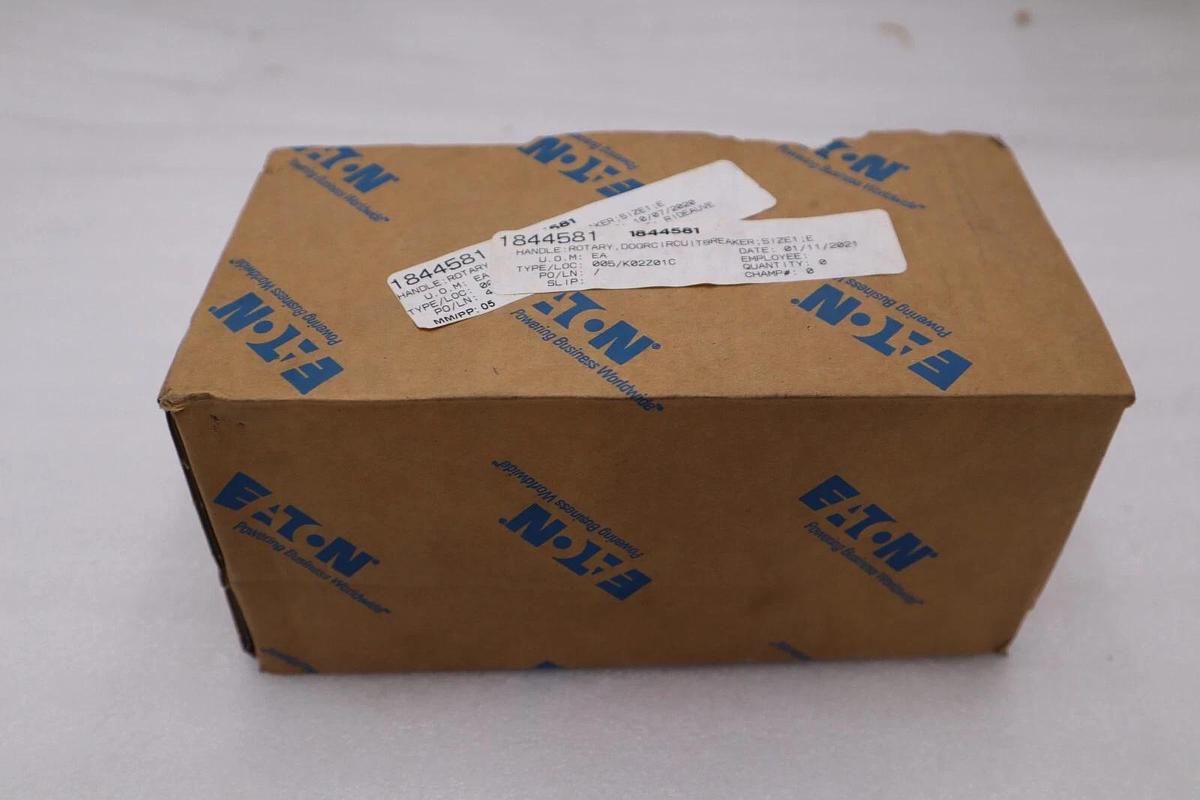 Used EATON NZM1-XTVDV HANDLE KIT SERIES NZM SIZE 1 DOOR COUPLING ROTARY HANDLE #H694A