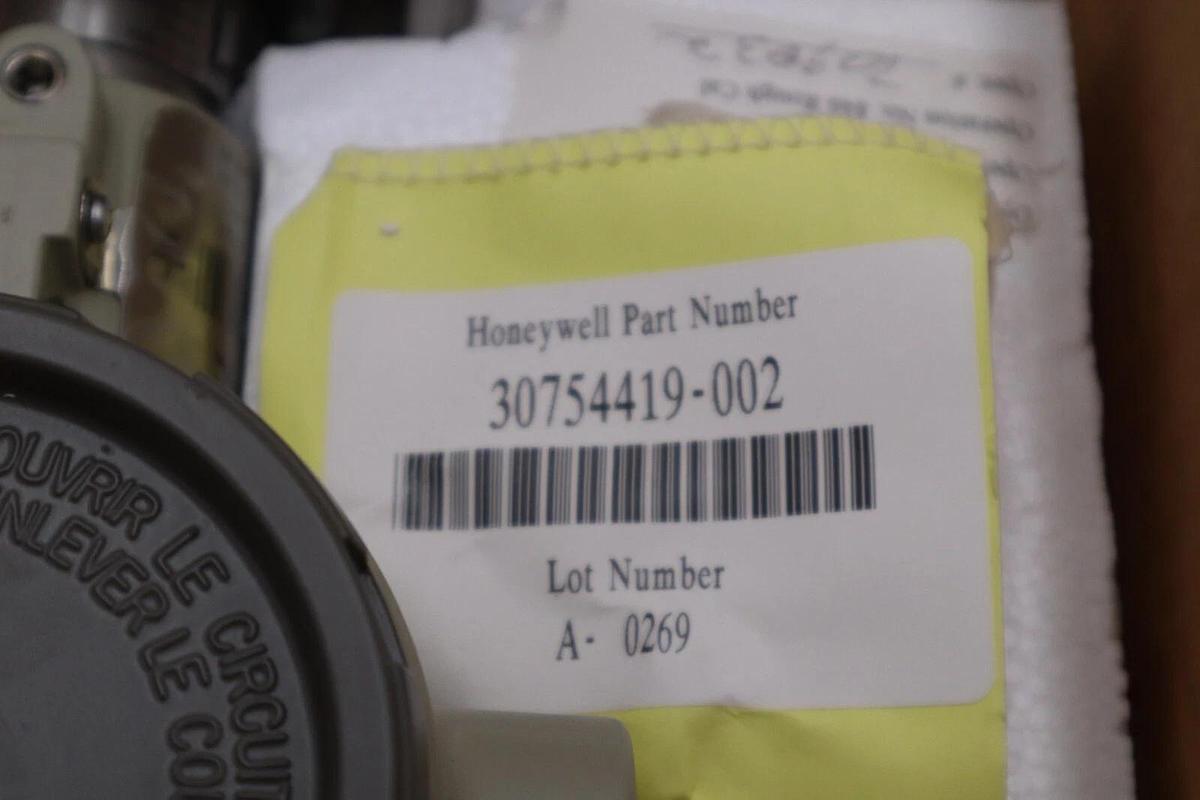 Used NEW HONEYWELL STD924-E1H-00000-1C-MB-S2-SV-XXXX PRESSURE TRANSMITTER STOCK 504-B