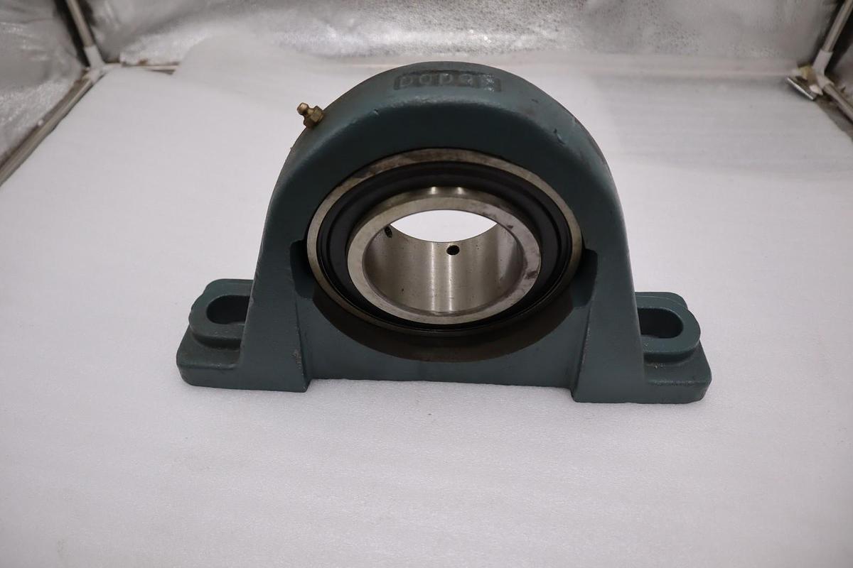 Used NEW OPEN BOX Dodge P2B-SCM-307 3-7/16” Bore Pillow Block Bearing STOCK 1674CC