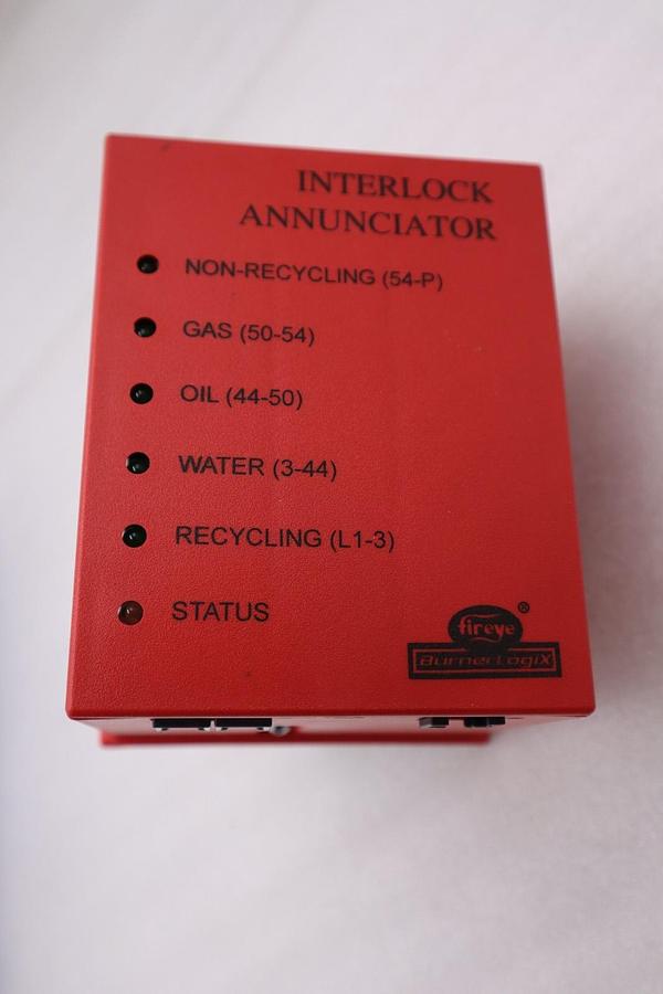 Used FIREYE BURNER LOGIX TYPE YZ300 INTERLOCK ANNUNCIATOR 120V 50/60HZ STOCK 3098CC