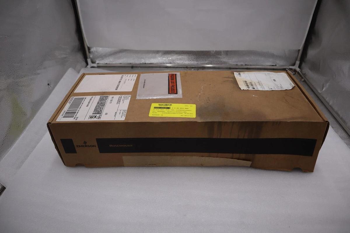 ROSEMOUNT 214C SENSOR TRANSMITTER, 214CRWSMB1S4E0092SLV21Q4XA NEW STOCK G120