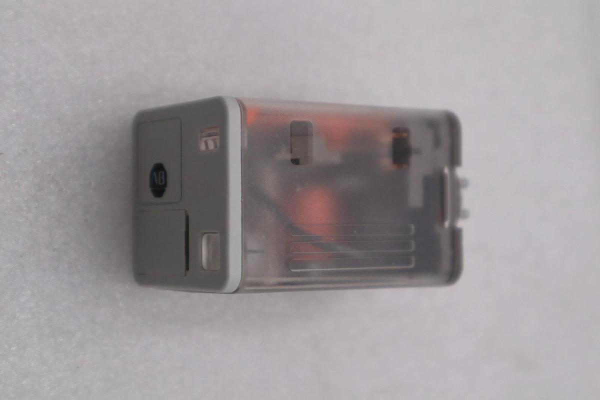 Used Allen Bradley 700-HA32A1  DPDT 120V Relay NEW OPEN BOX STOCK K-3251