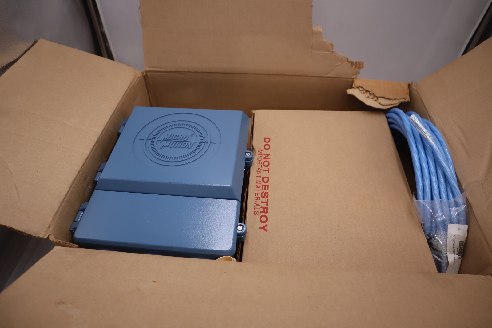 EMERSON DS025S113 / DS025S113-RFT97 MICRO MOTION MASS FLOW NEW SYSTEM STOCK G373