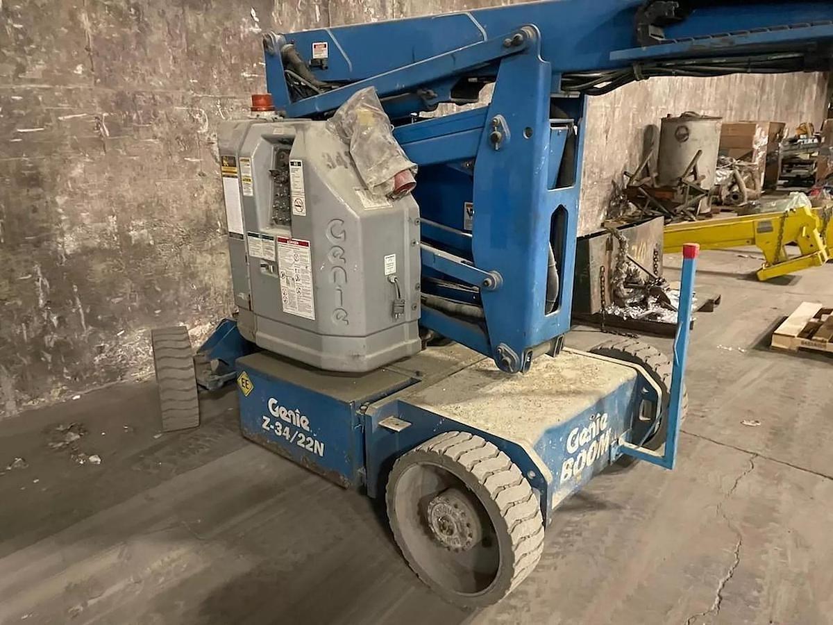 Used GENIE Z34/22N ELECTRIC ARTICULATING GENIE BOOM LIFT WITH JIB BOOM 1,300 HOURS