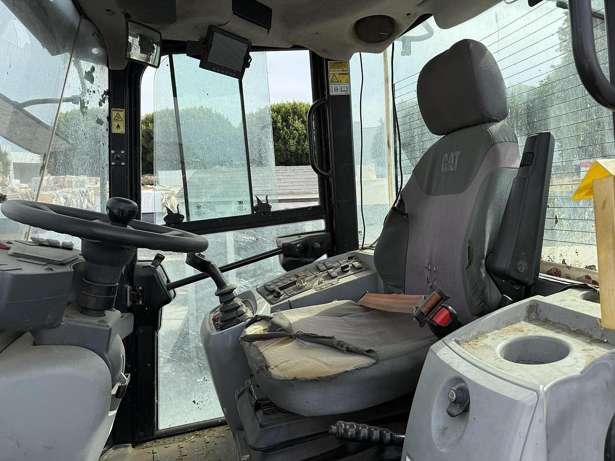 Used CATERPILLAR 914K COMPACT WHEEL LOADER (JUST SERVICED BY OEM)